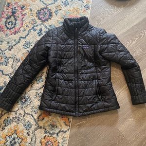 Woman’s Patagonia puffer jacket M